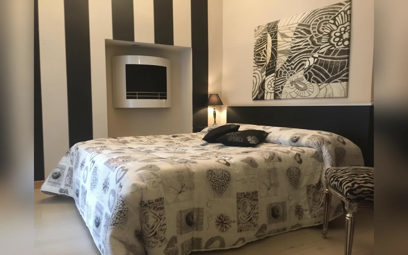 Camera Lori's Inn, Mondovì (Piemonte) (foto 3)